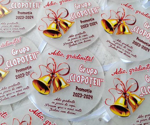 Medalii din pet ,, Absolvent,, cu Clopotei image 2