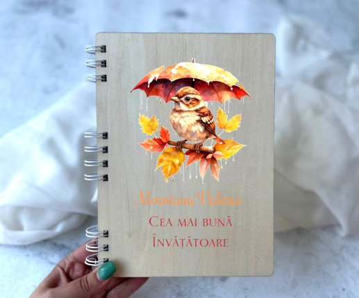 Carnet din lemn cu pasăre image 1