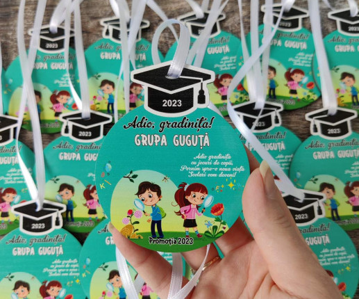 Medalii din lemn ,,Adio gradiniță,, cu tocă image 2