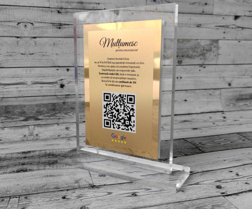 Display / Placi QR-cod din acril transparent si aluminiu