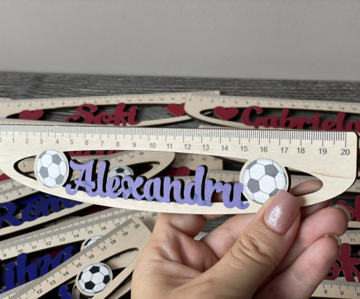 Riglă din lemn cu minge (băiat)  și inimă (fată) image 3