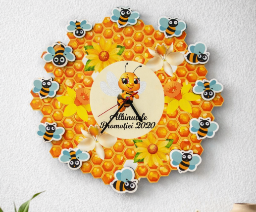 Деревянные часы с пчёлками