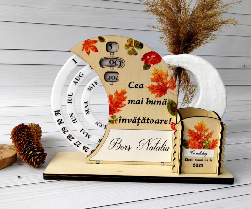 Calendarul vesnic cu frunze