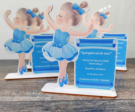 Diploma din lemn cu balerine