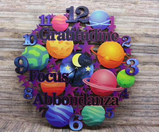 Ceas din lemn cu Univers