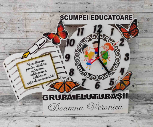 Ceas din lemn cu fluturasi