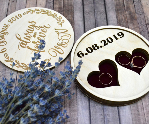 Cutii pentru verighetă cu inițiale