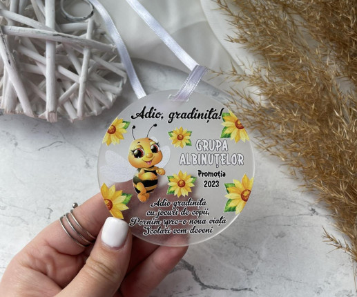 Medalii din pet ,, Absolvent,, cu albinuta 1