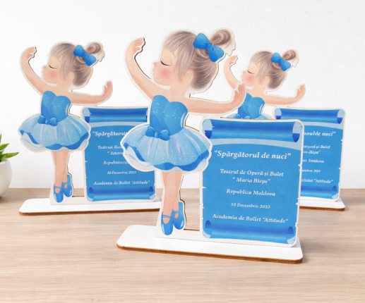 Деревянная диплома с балеринами