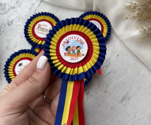 Ecuson tricolor cu copii 1