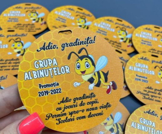 Medalii din lemn ,,Adio Gradiniță,, cu albinuță