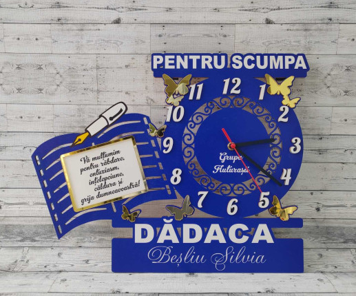 Ceas din lemn cu fluturasi din acril