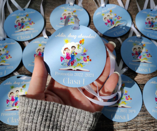 Medalii din lemn ,,Adio dragă Abecedar,, cu litere image 3