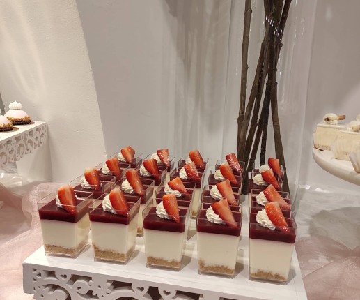 Поднос для пирожных с орнаментом image 2