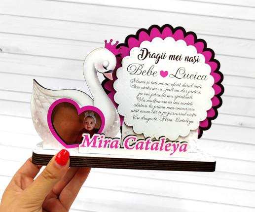 Trofeu  personalizat roz cu lebada