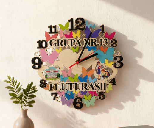 Деревянные часы с разноцветными бабочками 1