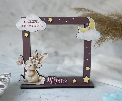 Rama foto din lemn pentru fetițe cu Iepuras