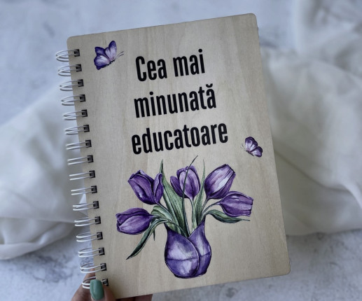 Carnet din lemn vază cu lalele violete image 1