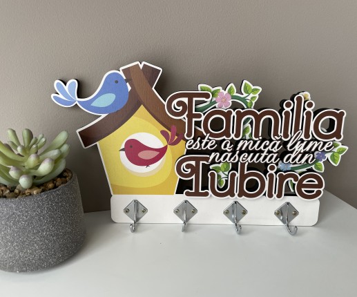 Suport pentru chei “Familia este o mică lume născuta din iubire” 1