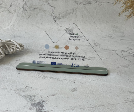 Trofeu personalizat in forma de munte