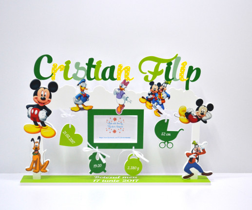 Stativ cu numele și rama cu familia lui Mickey Mouse