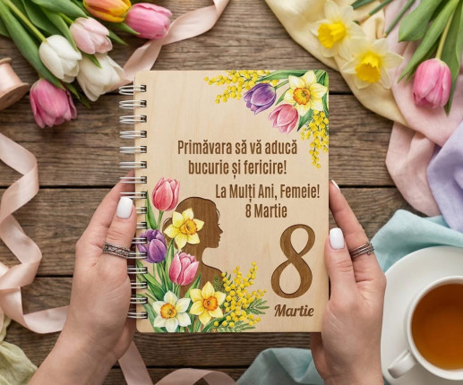 Carnet din lemn cu cifra 8