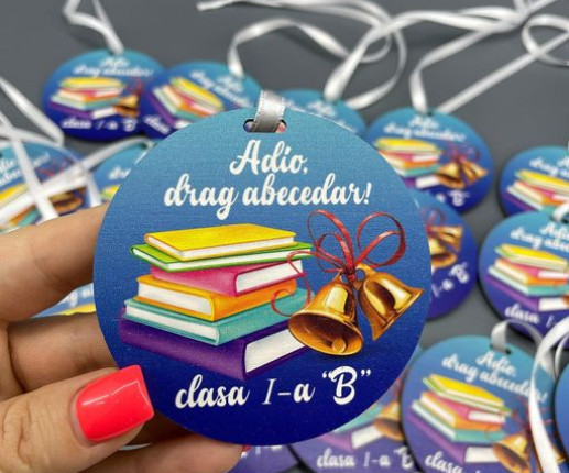 Medalii din lemn ,,Adio dragă Abecedar,, cu clopoțel image 2