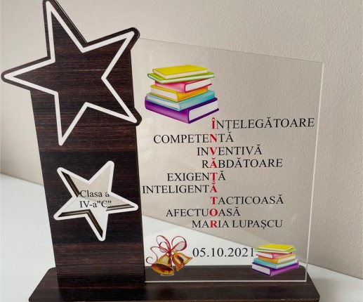 Trofeu personalizat “Teacher” cu carti