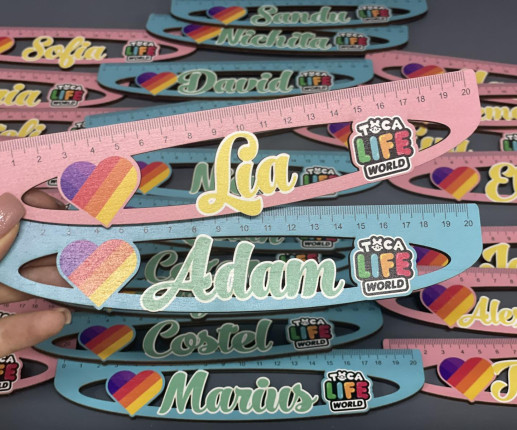 Riglă din lemn cu inima