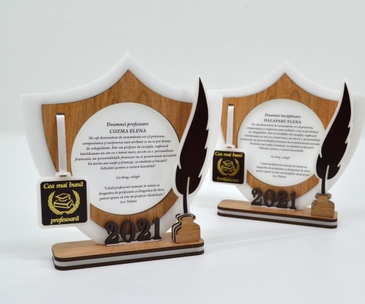 Trofeu personalizat cu medalie si pana image 3