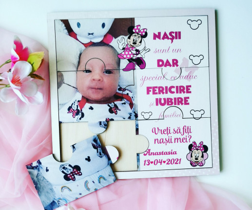 Invitații din lemn pentru nași cu Minnie Mouse