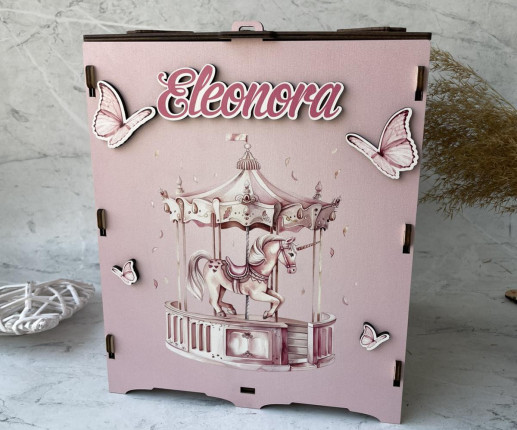 Cutie de dar pentru botez cu Carusel