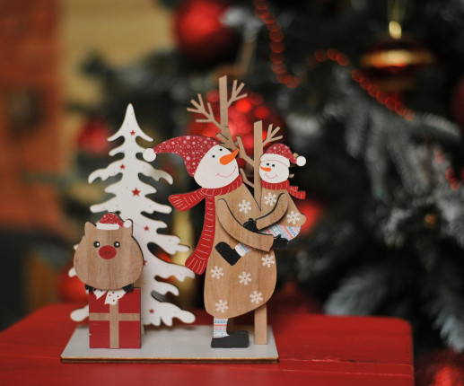 Decor lemn cu tematica sărbătorilor de iarna