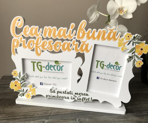 Ramă foto ,, Cea mai bună profesoară,, cu flori