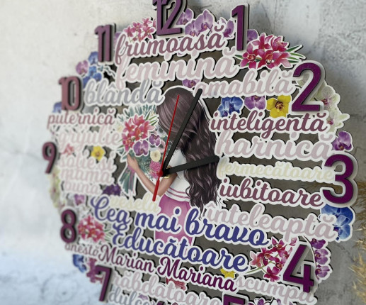 Ceas din lemn cu Domnisoara si flori 1 image 2