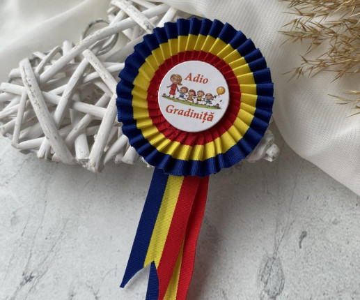 Ecuson tricolor cu copii image 2