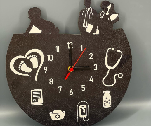 Ceas din lemn pentru Doctori 1