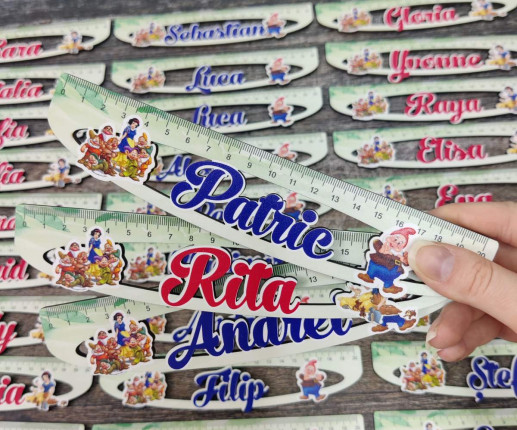 Rigla din lemn cu  In lumea povestelor