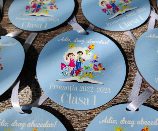 Medalii din lemn ,,Adio dragă Abecedar,, cu litere image 4