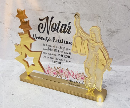 Trofeu personalizat pentru Notar