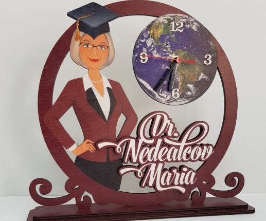 Ceas din lemn cu profesoară image 2