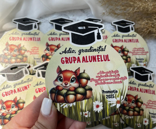 Medalii din lemn ,,Adio Gradiniță,, cu veverita