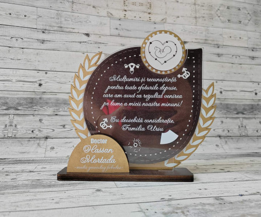 Trofeu personalizat pentru doctori