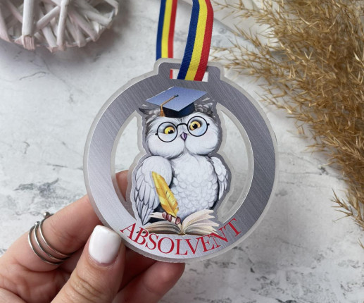 Medalii din pet ,, Absolvent,, cu Bufnita