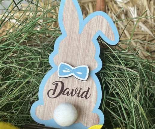 Iepuraș din lemn cu stativ