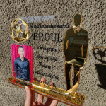 Trofeu pentru tată, soț , bunel cu eroul nostru thumb-image 1