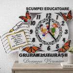 Wooden Clock with Butterflies thumb-image 1